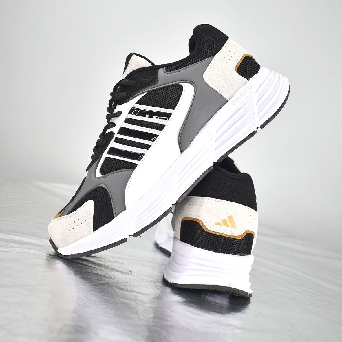 MODELO EXCLUSIVO ADI CRAZYCHAOS